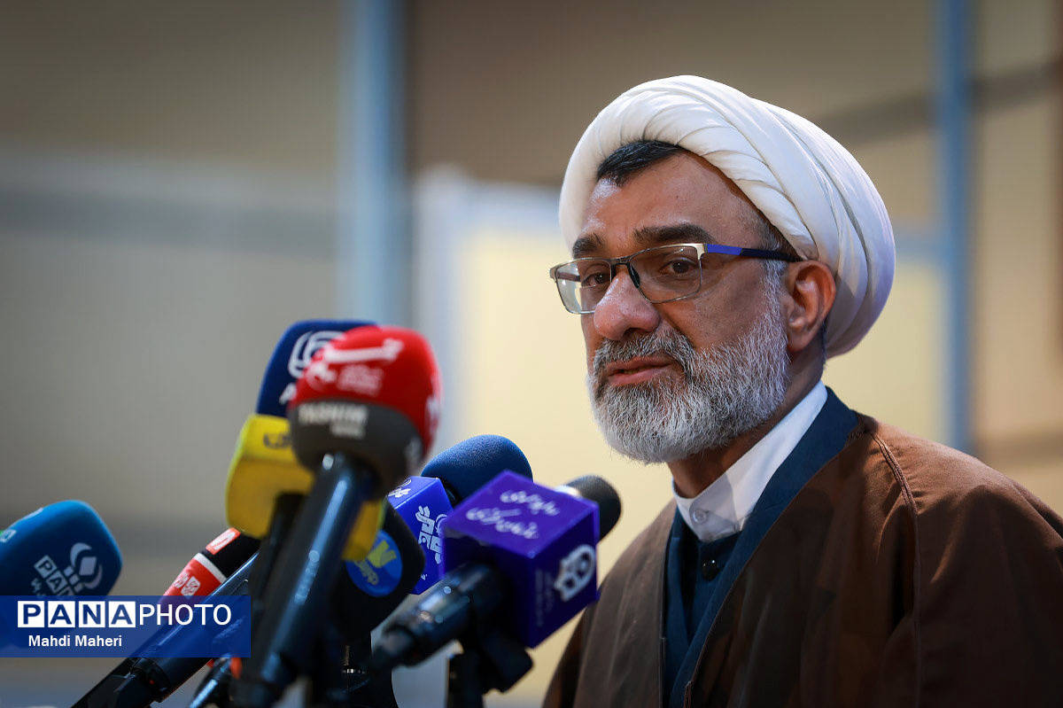 تقدیر دبیر شورای عالی انقلاب فرهنگی از معاونت پرورشی و فرهنگی وزارت آموزش‌وپرورش برای تولید بسته «ایرانمون»